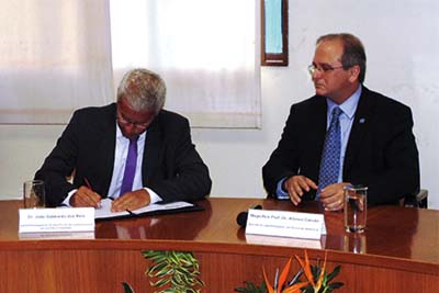 ICDF e UCB assinam termo de cooperação